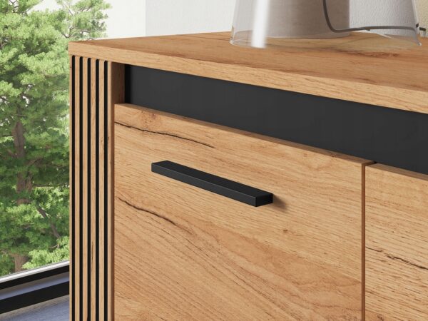 8f39f6bb87d370a7ce8a13e195a6c421